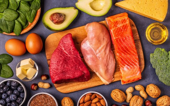 Read more about the article Tired of Being Hungry? My Free High-Protein Keto 1500 Calorie Meal Plan Changed Everything