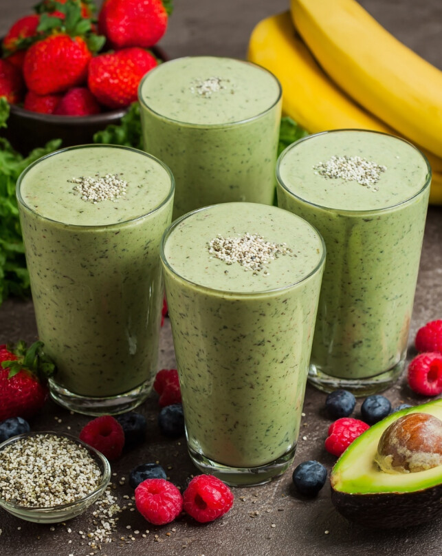 The Best Creamy Avocado DASH Diet Smoothie Recipe (Ready in 7 Minutes!)